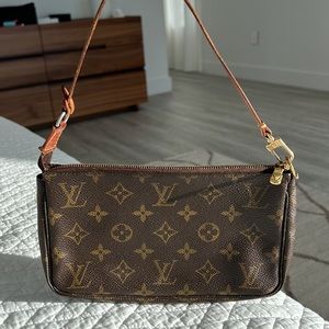Vintage Louis Vuitton bag pochette